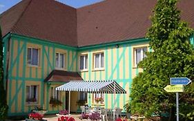 Logis Le Pan De Bois Bréviandes 2*