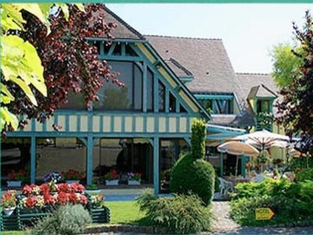 Logis Hotel Le Pan De Bois Bréviandes Buitenkant foto