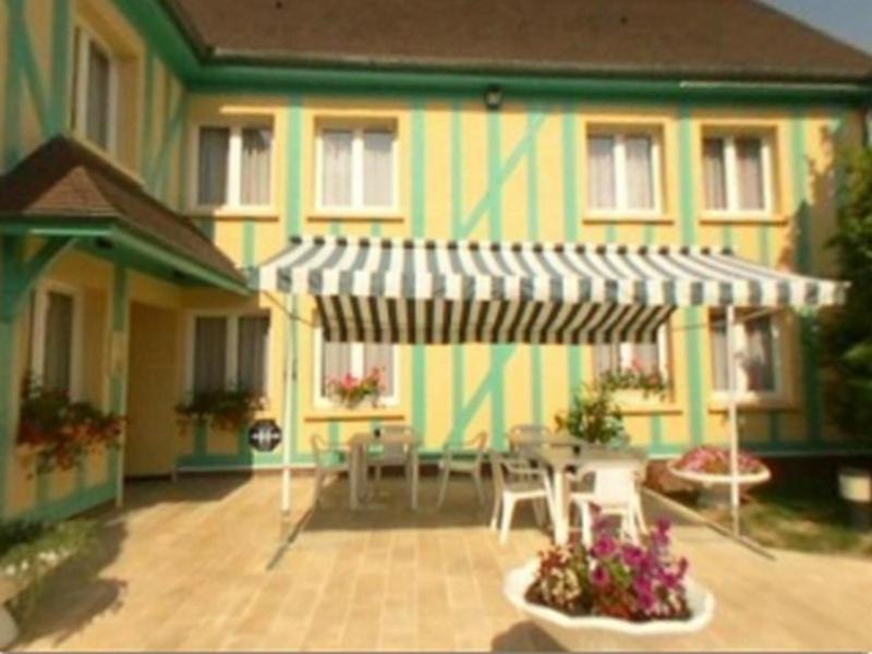 Logis Hotel Le Pan De Bois Bréviandes Buitenkant foto