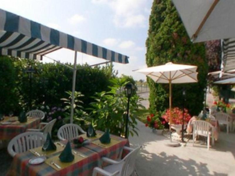 Logis Hotel Le Pan De Bois Bréviandes Buitenkant foto